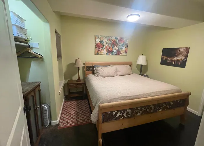 River Mountain Getaway-Private, Large, In- Law Apt
