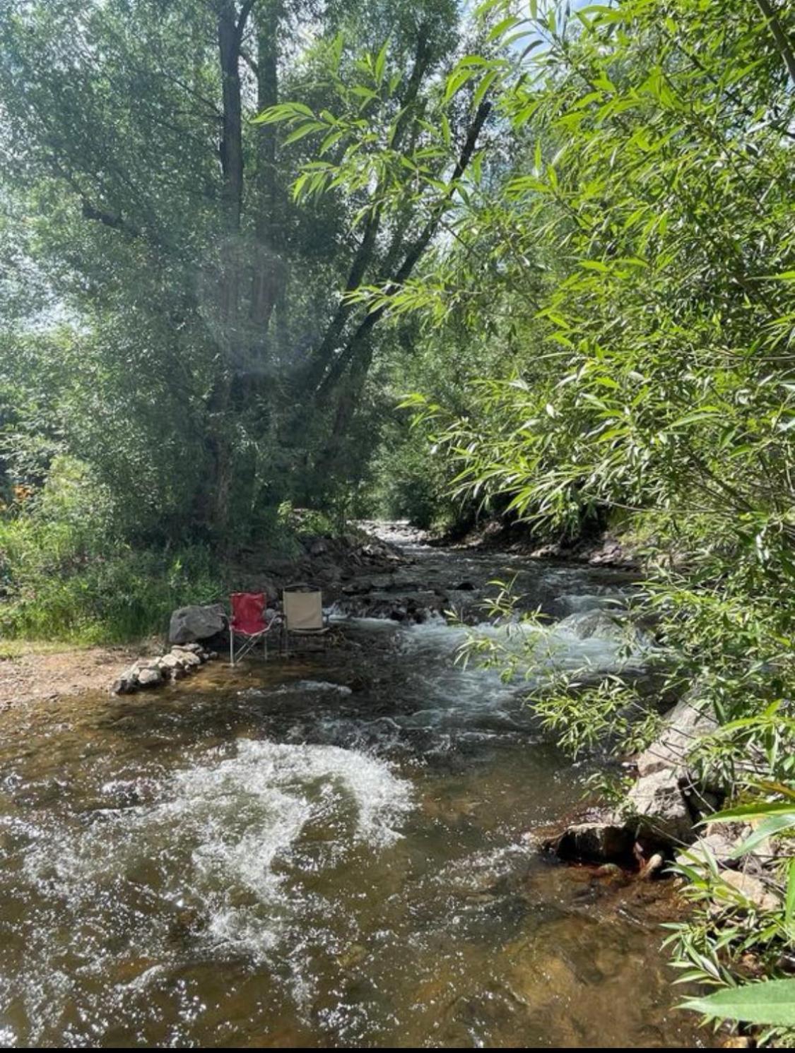 River Mountain Getaway-private, Large, In- Law Jamestown