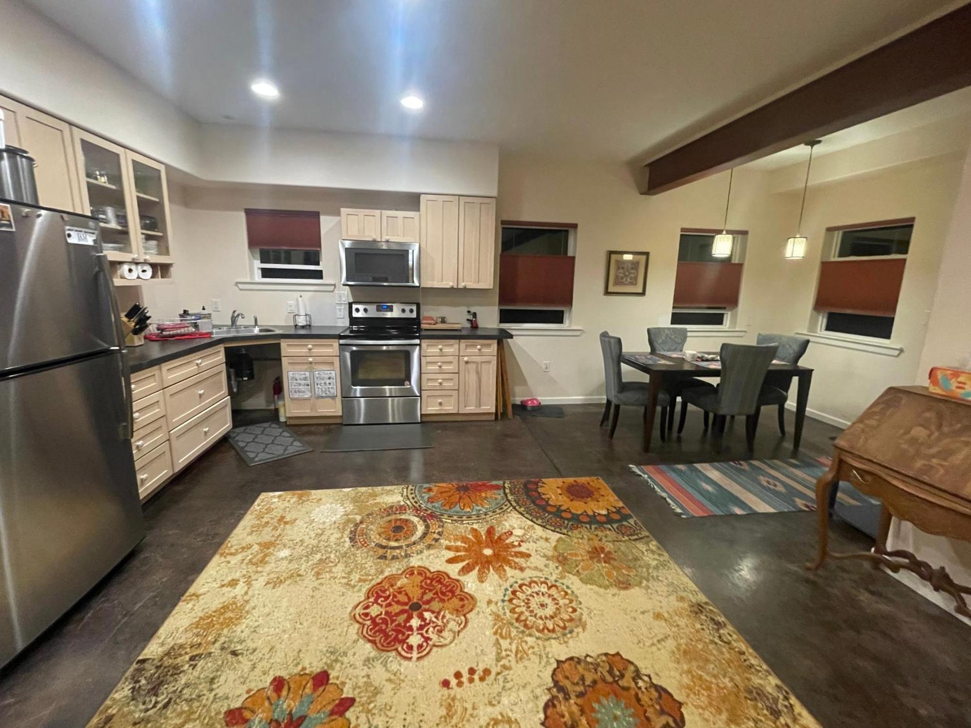 River Mountain Getaway-private, Large, In- Law Apartment
